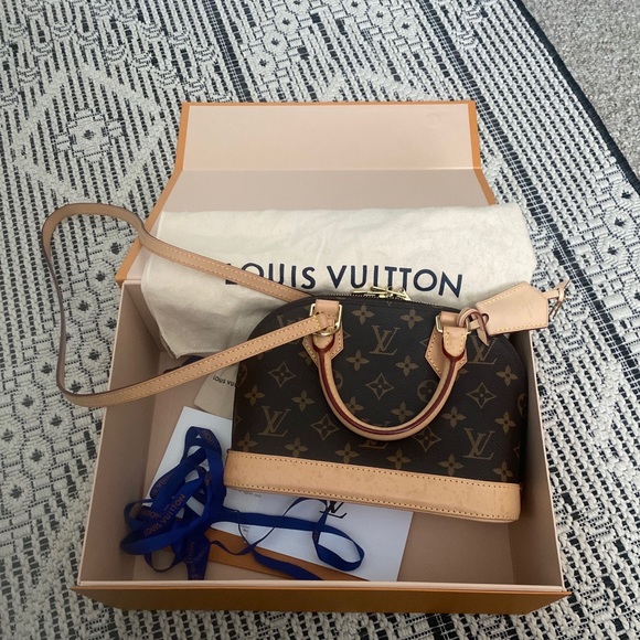 Louis Vuitton Handbags - Louis Vuitton Alma BB bag